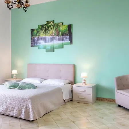 Bed & Breakfast Hills 4*