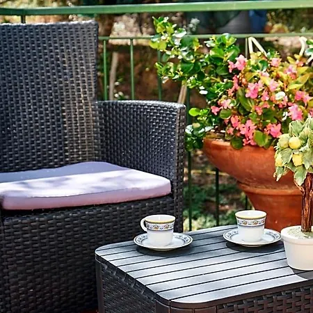 Bed & Breakfast Hills 4*